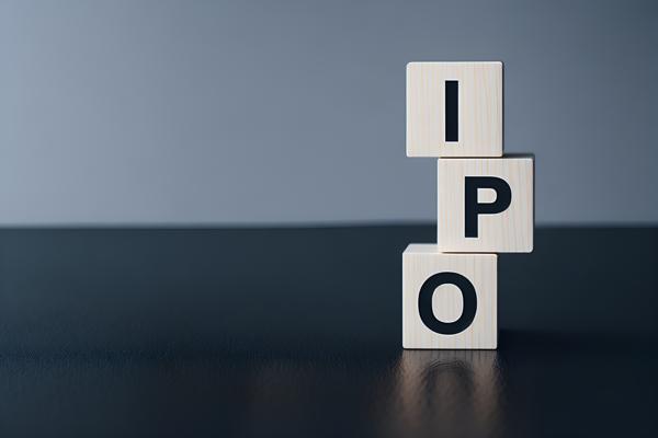 Download: The image depicts the word "IPO" spelled out with wooden building blocks arranged vertically from top to bottom.-banrupi
